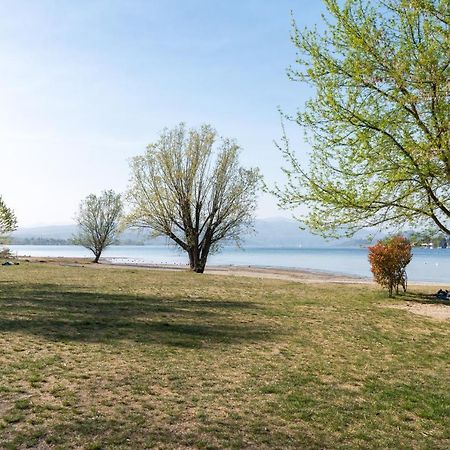 Two Steps From Lake - Lake Maggiore Relax Dormelletto Bagian luar foto
